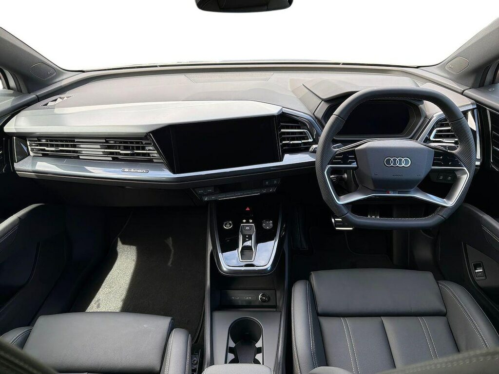 Audi Q4 E Tron Audi Q4 E-tron Estate 210Kw 45 82Kwh S Line Au Silver #8