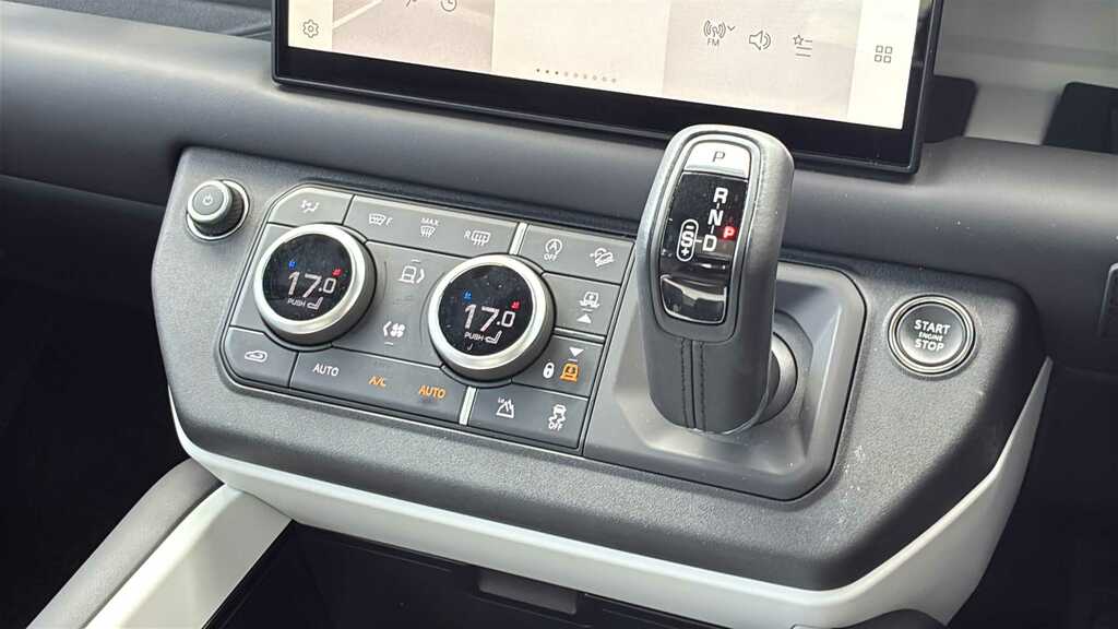Land Rover Defender 110 P300e X-dynamic Hse Santorini Black Black #13