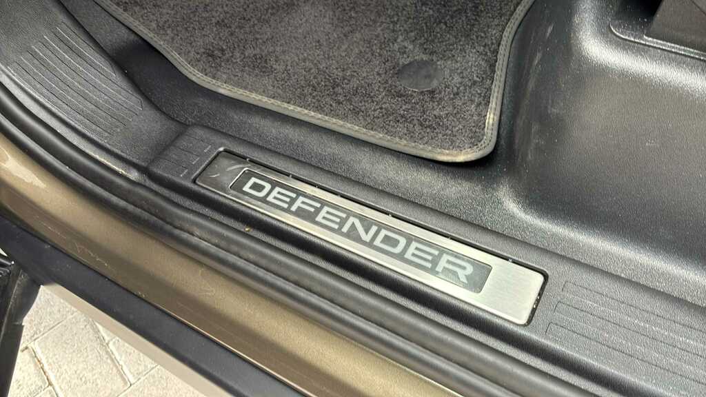 Land Rover Defender 110 P300e X-dynamic Hse Santorini Black Black #34