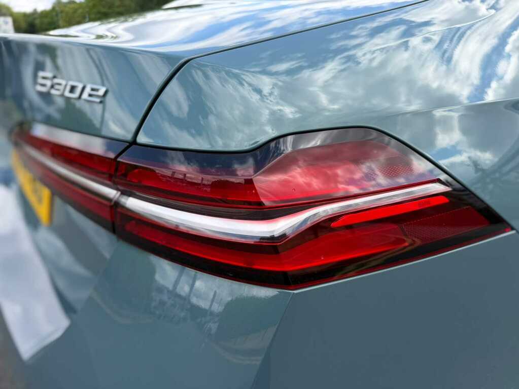 BMW 5 Series 520I M Sport Pro Saloon Green #38