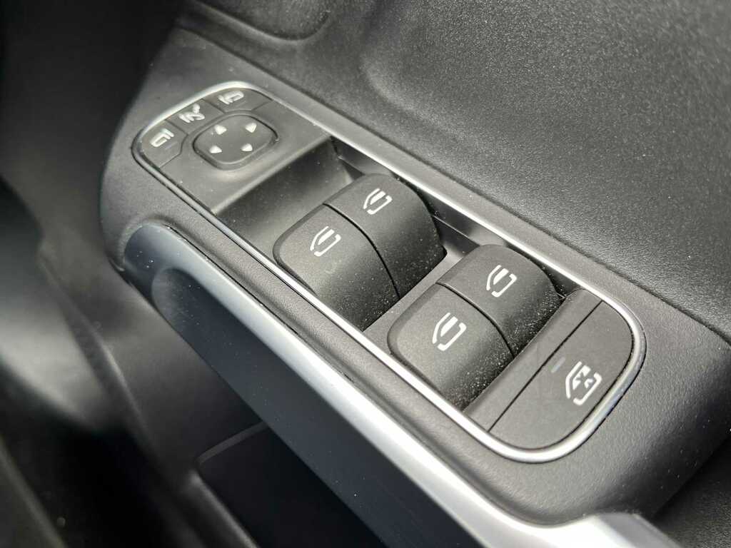 Mercedes-Benz EQB Eqb 300 66.5Kwh Amg Line Premium 4Matic White #21