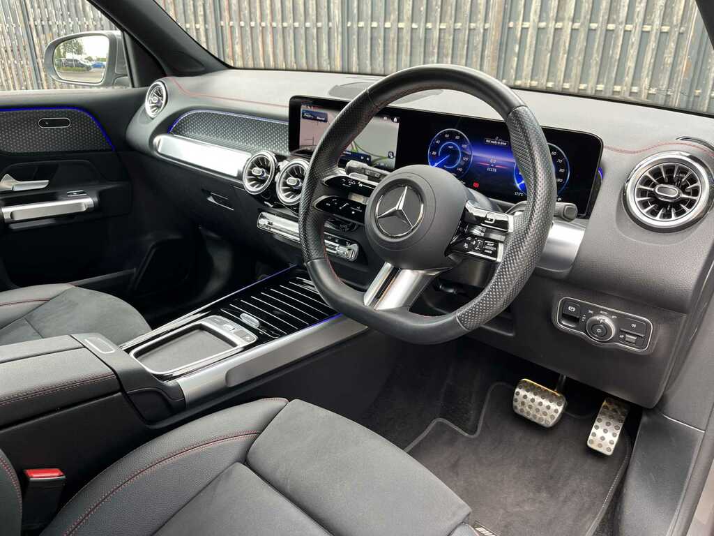 Mercedes-Benz EQB Eqb 300 66.5Kwh Amg Line Premium 4Matic White #15