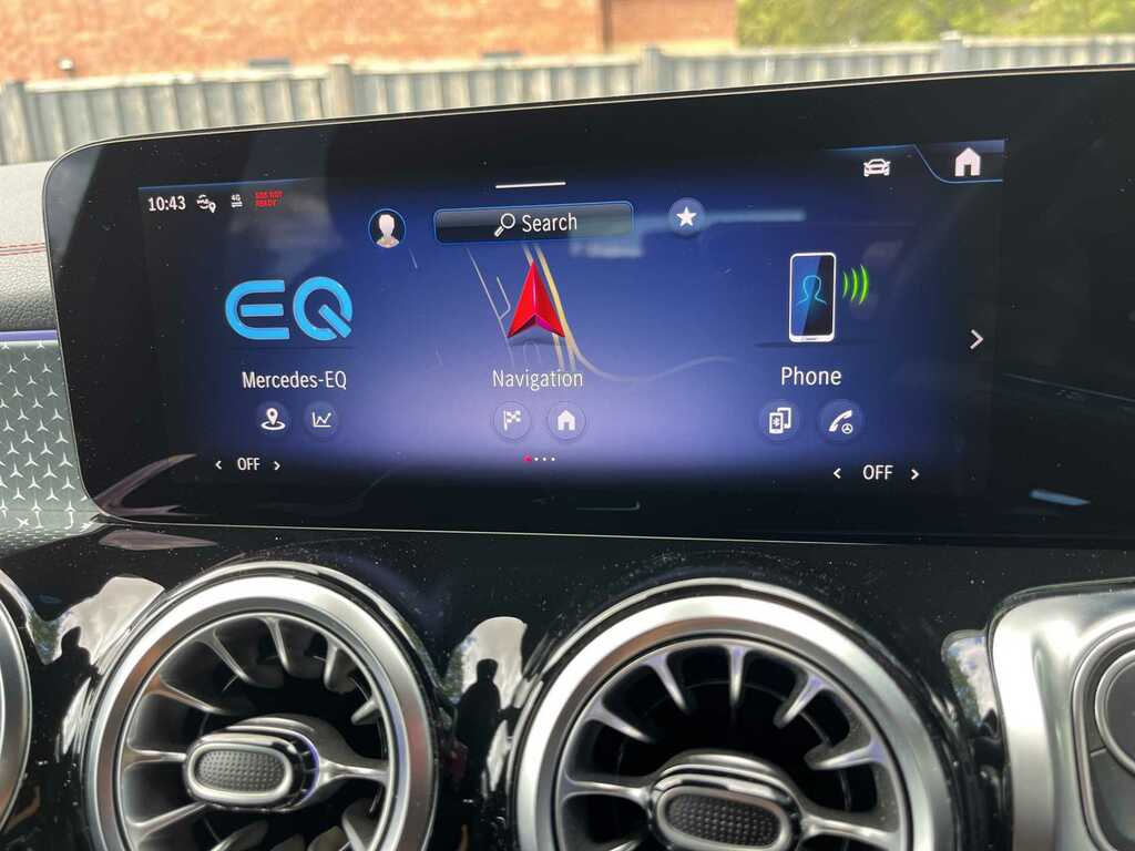 Mercedes-Benz EQB Eqb 300 66.5Kwh Amg Line Premium 4Matic White #11