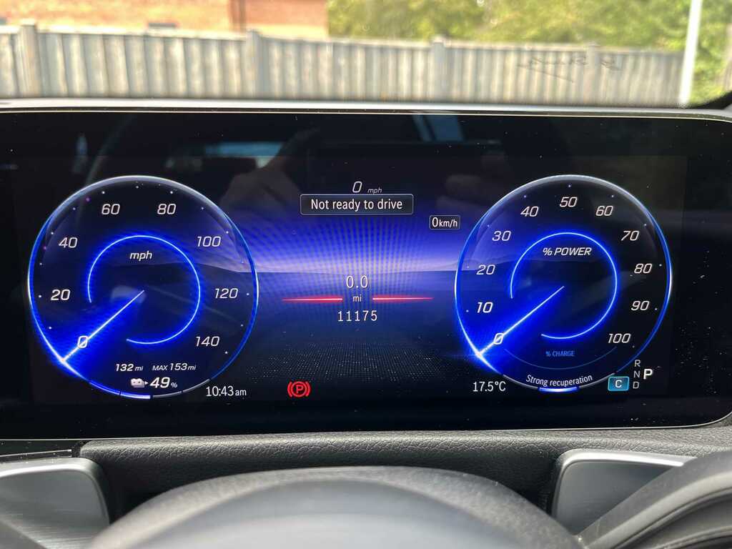Mercedes-Benz EQB Eqb 300 66.5Kwh Amg Line Premium 4Matic White #10