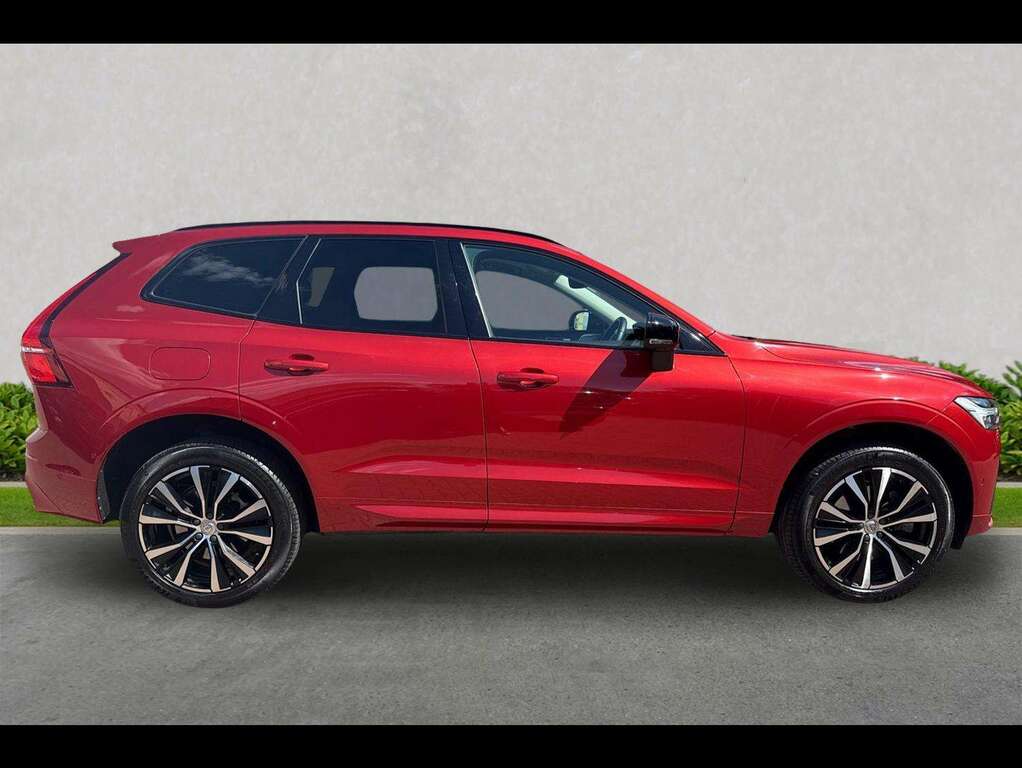 Volvo XC60 2.0 B5p Ultimate Dark Awd Geartronic Red #3