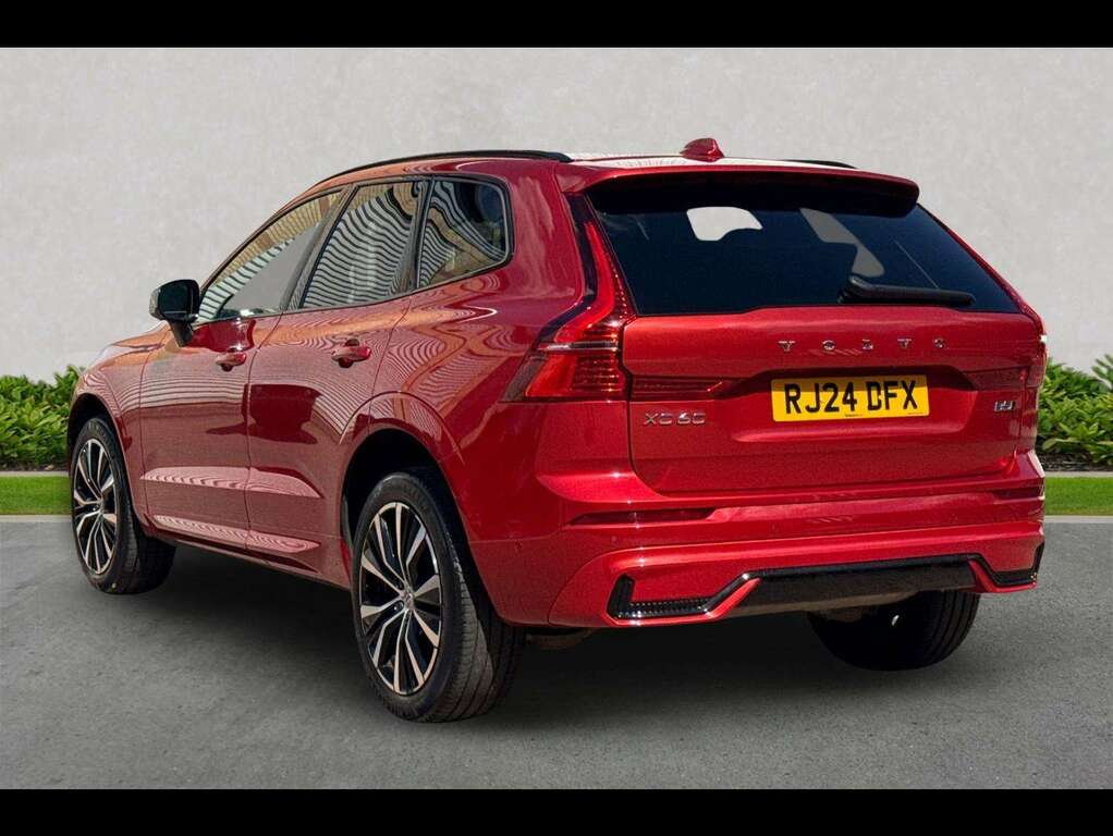 Volvo XC60 2.0 B5p Ultimate Dark Awd Geartronic Red #2