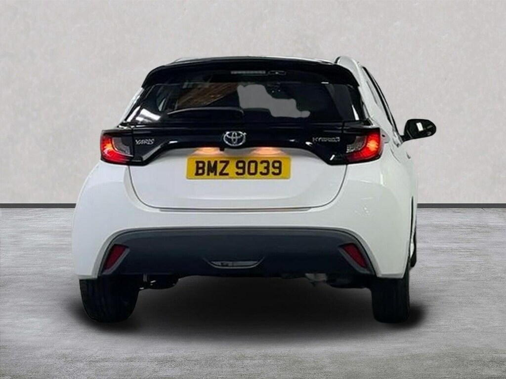 Toyota Yaris 1.5 Vvt-h Icon Hatchback Hybrid E-cvt E White #4