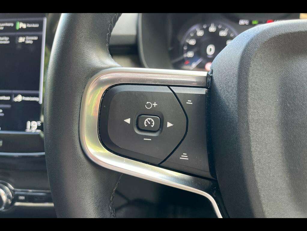 Volvo XC40 1.5 T3 163 R Design Geartronic Climate Pack Silver #27