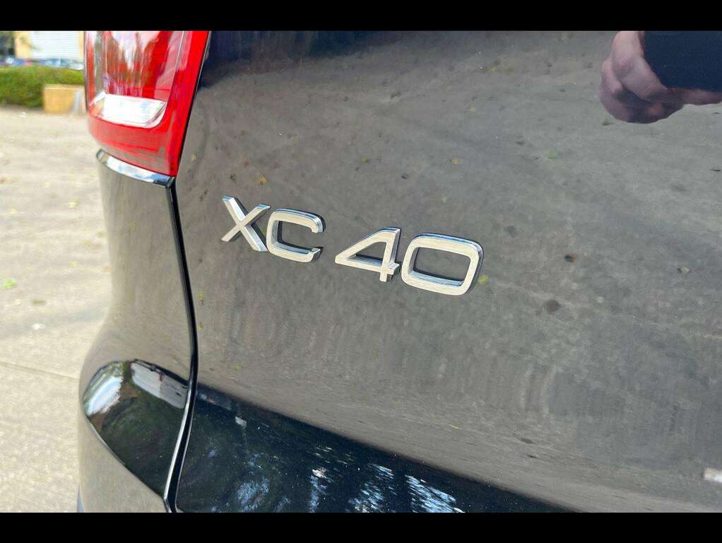 Volvo XC40 1.5 T3 163 R Design Geartronic Climate Pack Silver #35