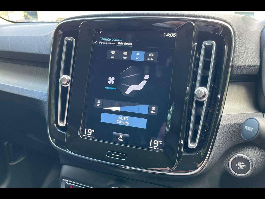 Volvo XC40 1.5 T3 163 R Design Geartronic Climate Pack Silver #12