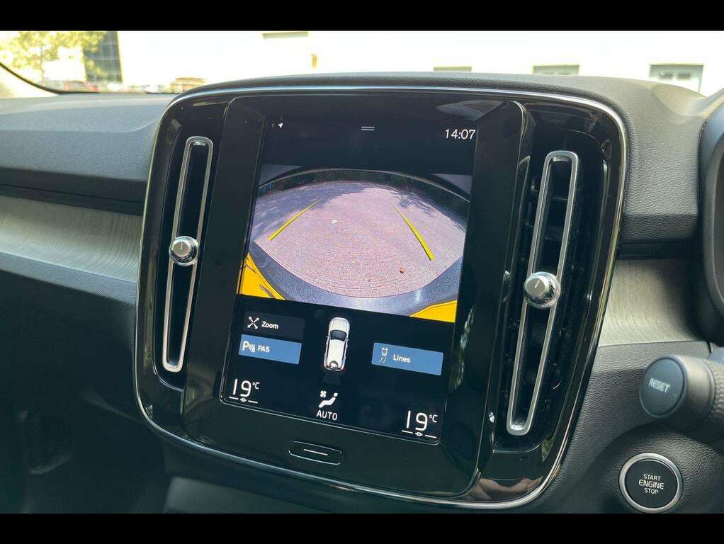 Volvo XC40 1.5 T3 163 R Design Geartronic Climate Pack Silver #20