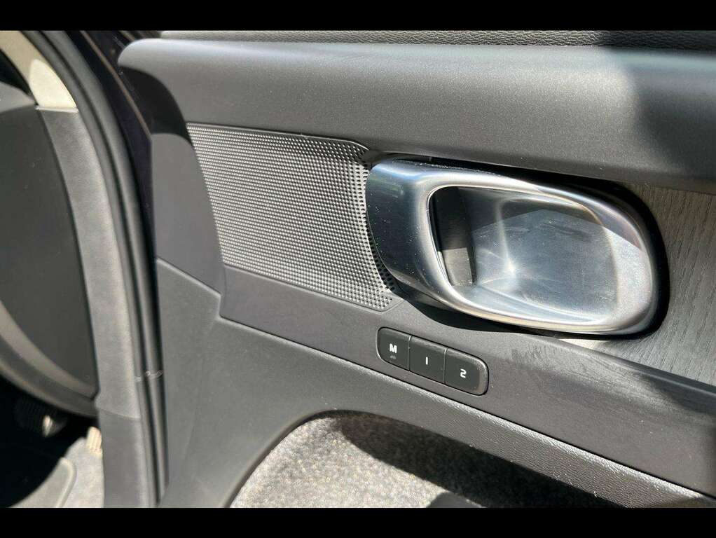 Volvo XC40 1.5 T3 163 R Design Geartronic Climate Pack Silver #31