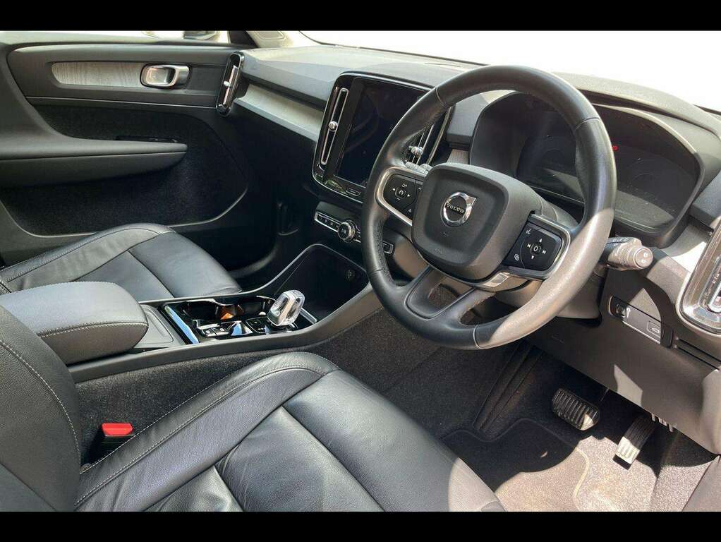 Volvo XC40 1.5 T3 163 R Design Geartronic Climate Pack Silver #15