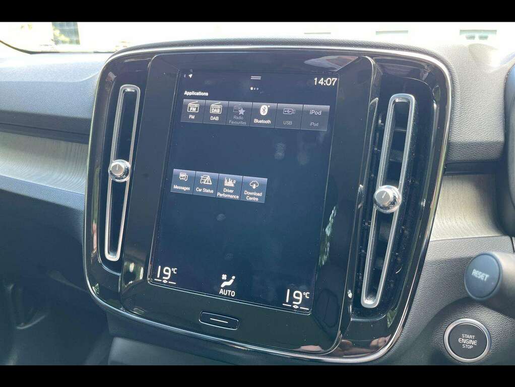 Volvo XC40 1.5 T3 163 R Design Geartronic Climate Pack Silver #21