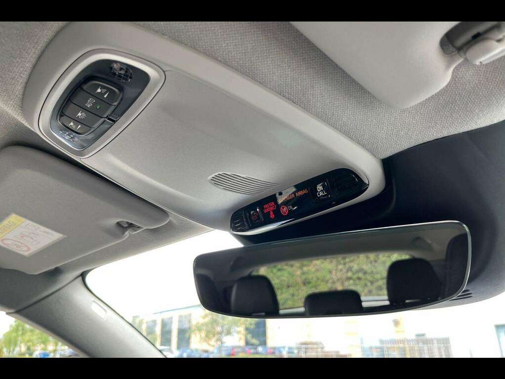 Volvo XC40 1.5 T3 163 R Design Geartronic Climate Pack Silver #14