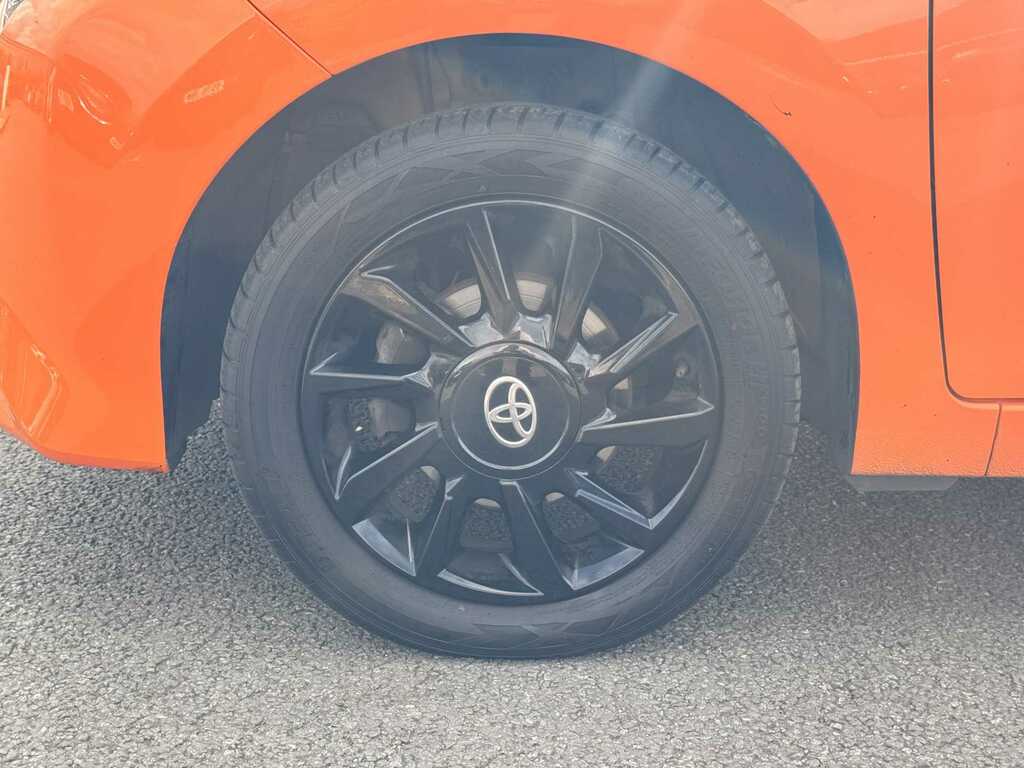 Toyota Aygo 1.0 Vvt-i X-cite 6 Orange #6