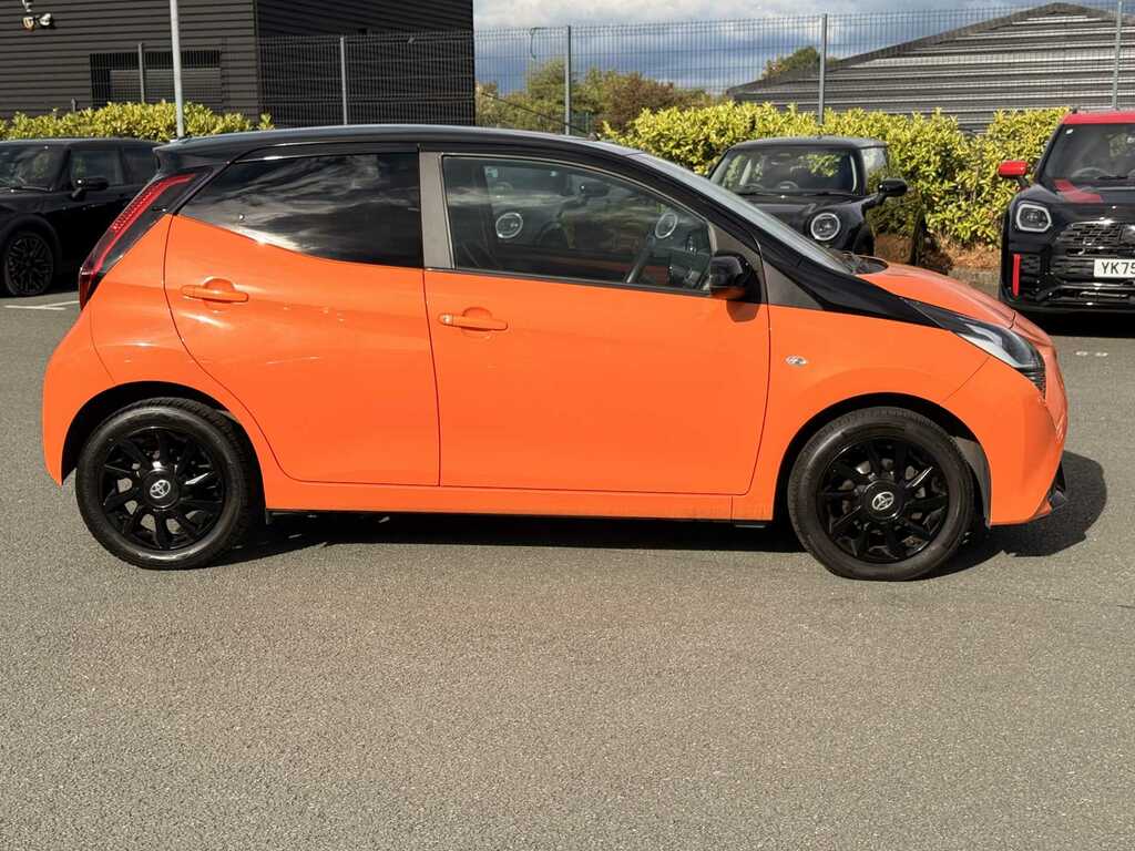 Toyota Aygo 1.0 Vvt-i X-cite 6 Orange #3