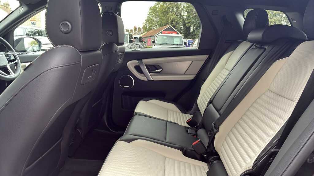 Land Rover Discovery Sport 2.0 D200 Landmark 5 Seat Black #4