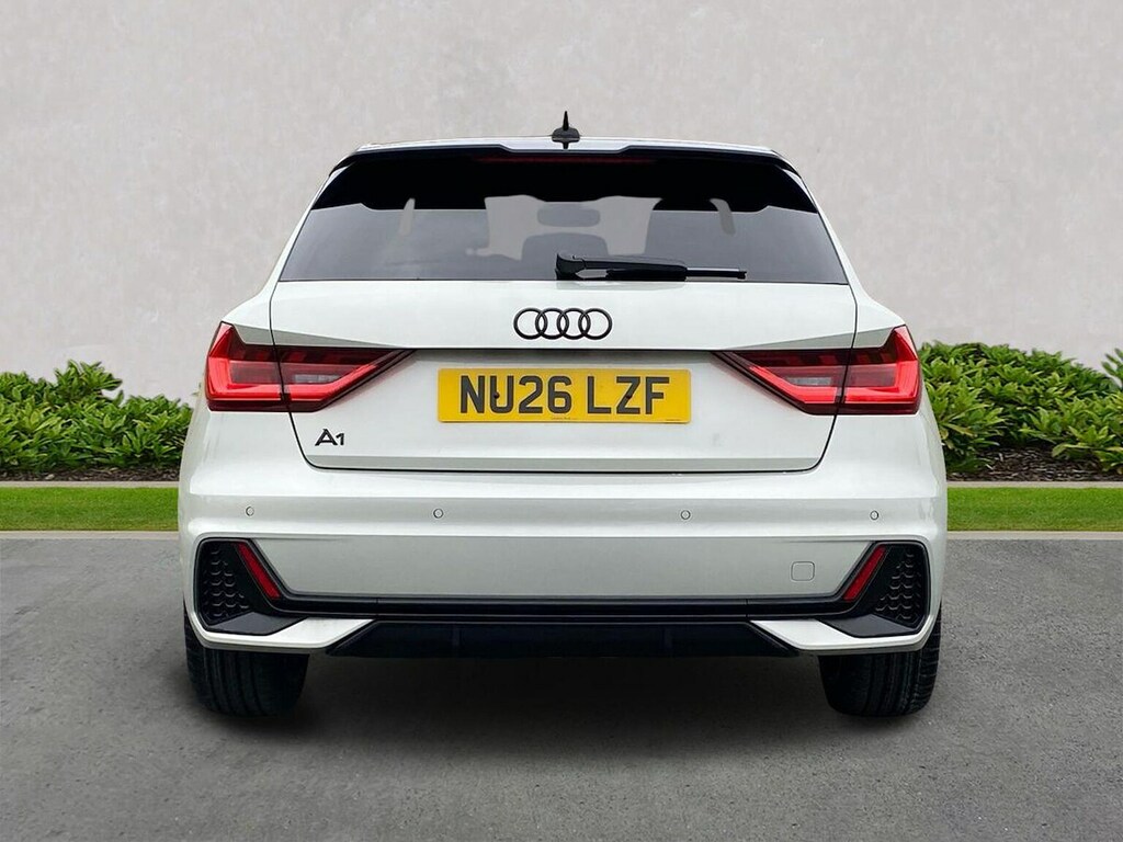 Audi A1 30 Tfsi Black Edition Silver #4