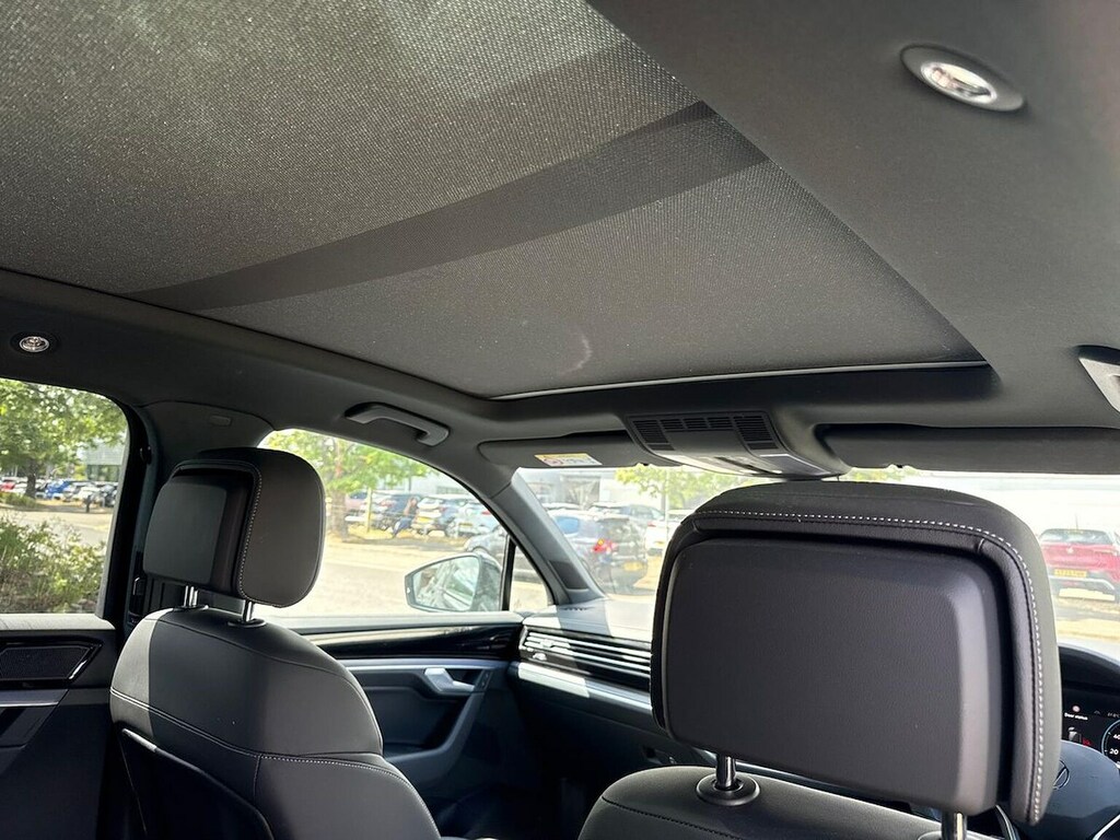 Volkswagen Touareg Black Edition Silver #32