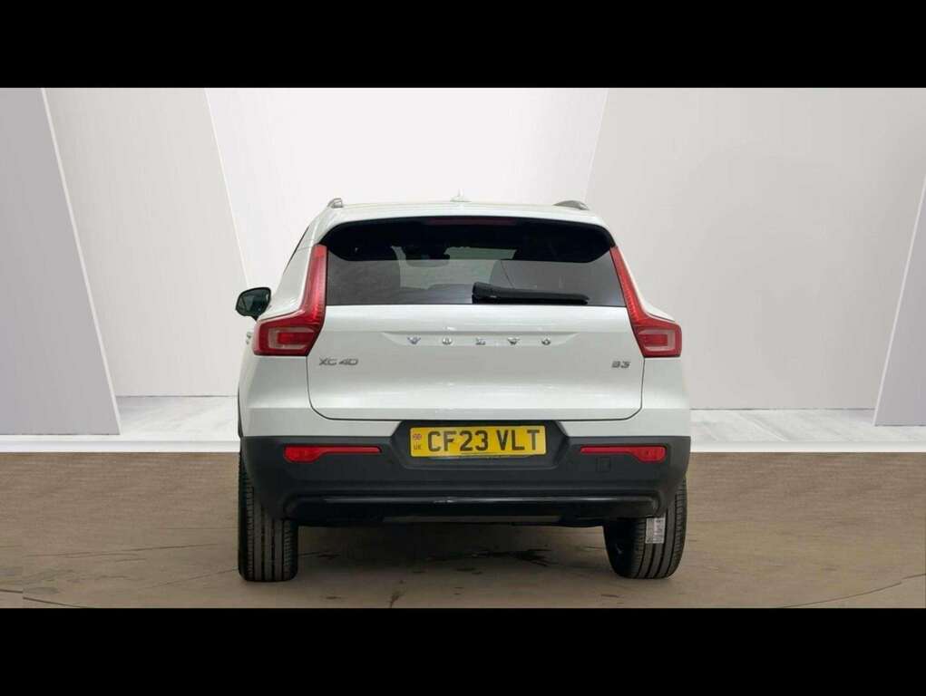 Volvo XC40 2.0 B3p Plus Dark White #4