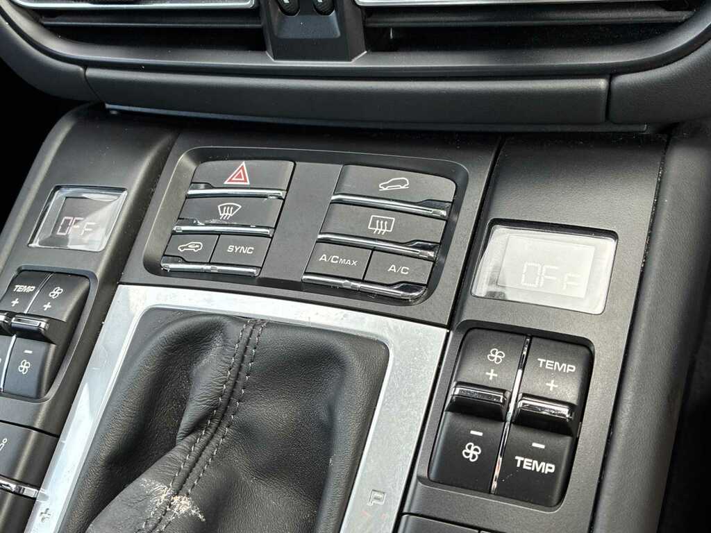 Porsche Macan 2021 2.0T Suv Pdk 4Wd Euro 6 Ss 245 Black #11