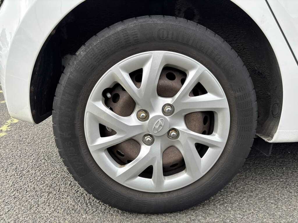 Hyundai I10 1.0 Se White #6