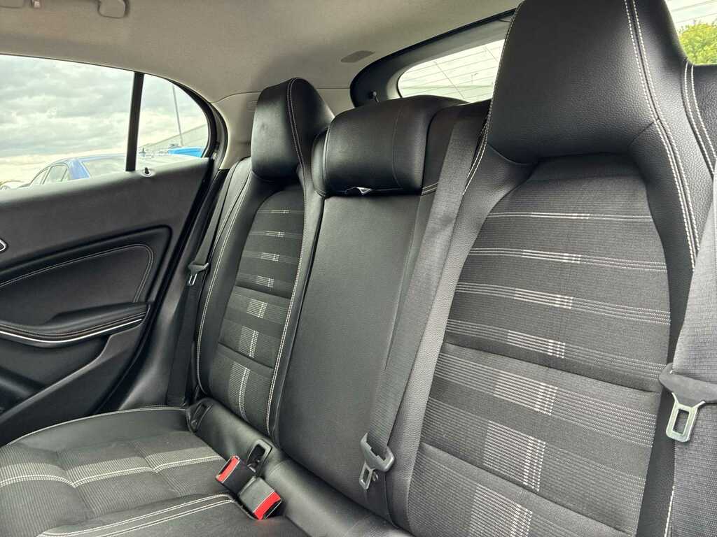 Mercedes-Benz GLA Class Mercedes-benz Gla Urban Edition Black #15