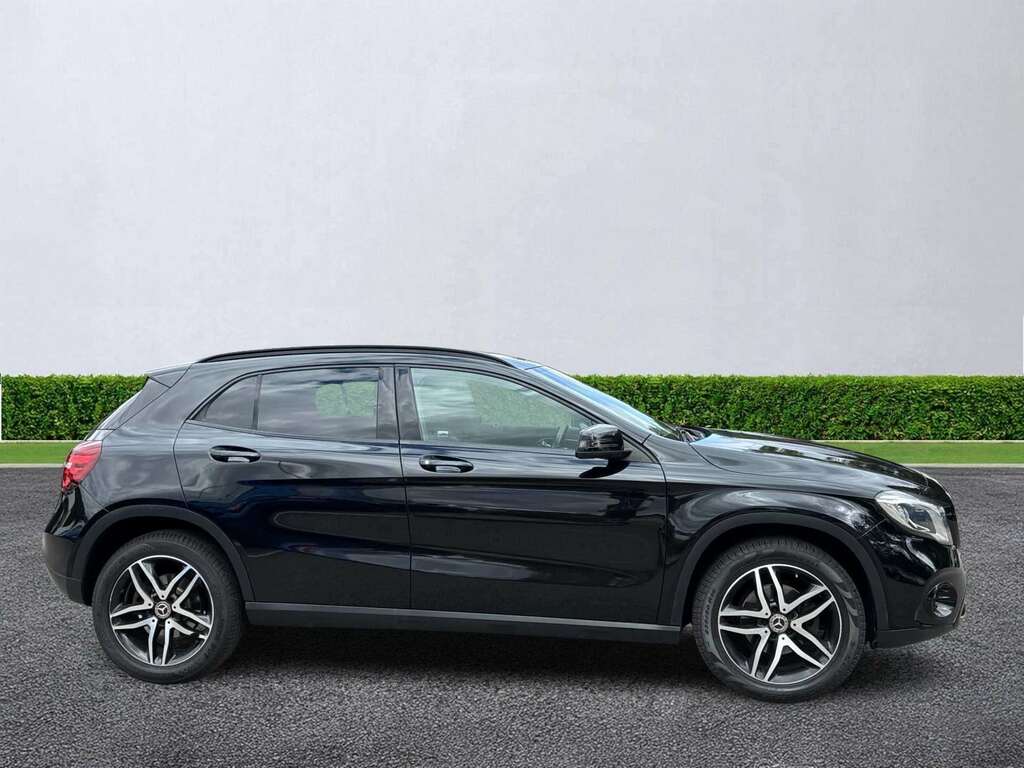 Mercedes-Benz GLA Class Gla 180 Urban Edition Black #3