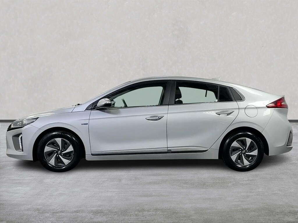 Hyundai Ioniq Premium White #19