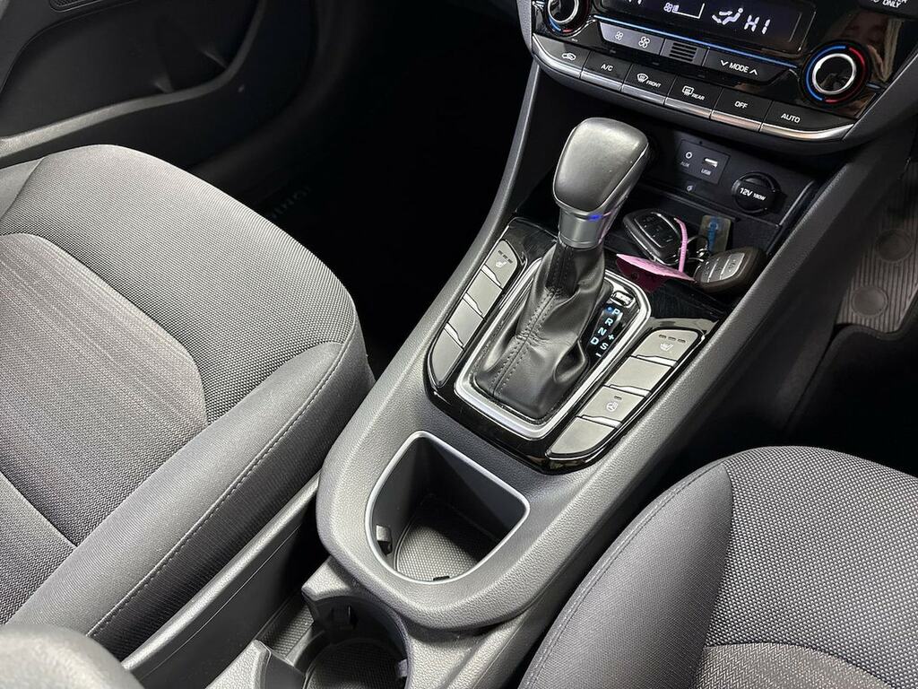 Hyundai Ioniq Premium White #13