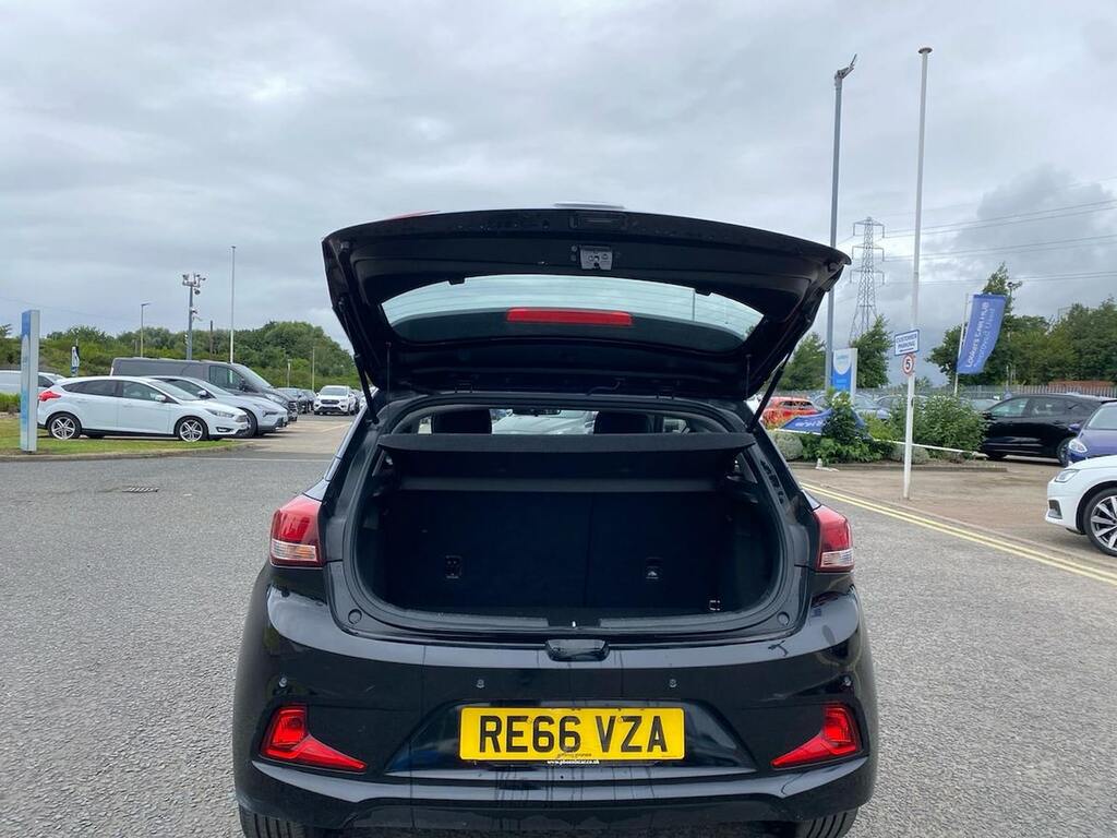 Hyundai I20 1.4 Crdi Sport White #17