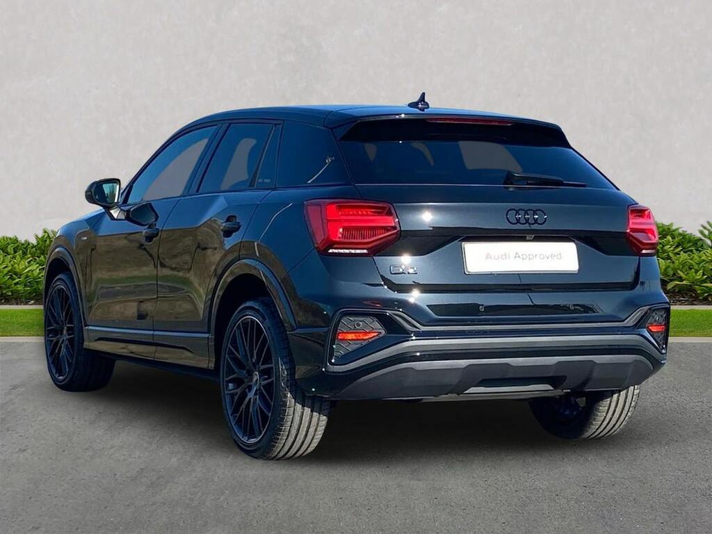 Audi Q2 1.5 Tfsi Cod 35 Black Edition Suv S Tro Black #2