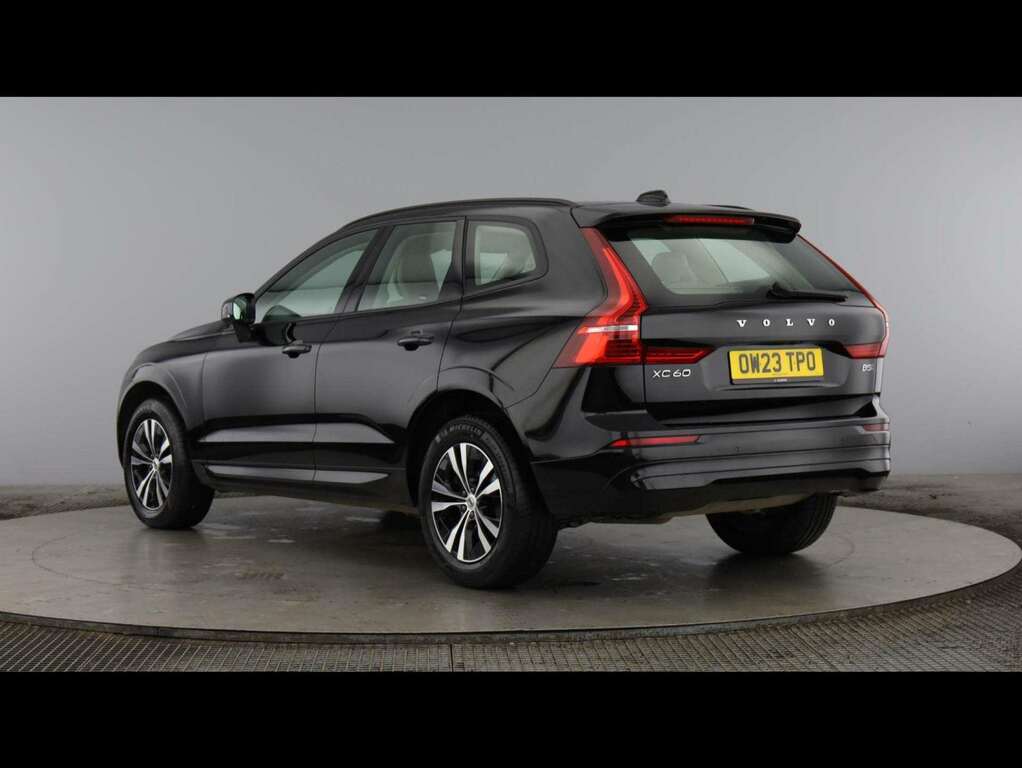 Volvo XC60 2.0 B5p Core Awd Geartronic Black #2