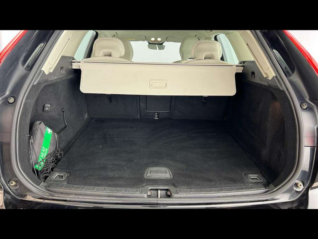Volvo XC60 2.0 B5p Core Awd Geartronic Black #5