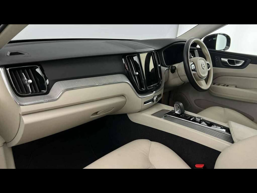 Volvo XC60 2.0 B5p Core Awd Geartronic Black #6