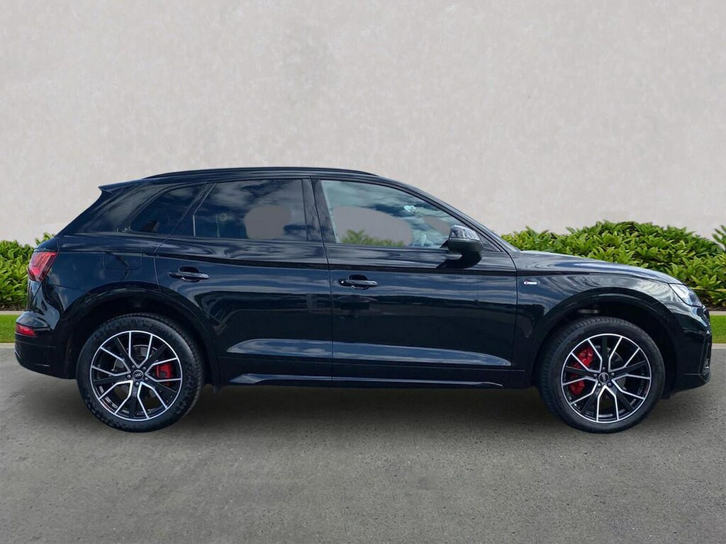 Audi Q5 2.0 Tdi 40 Edition 1 Suv S Tronic Quatt Black #3
