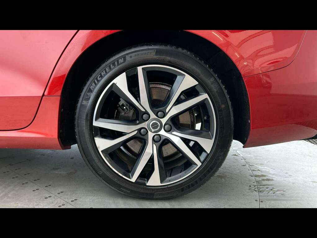 Volvo V60 2.0 T6 Recharge Phev R Design Awd Red #4