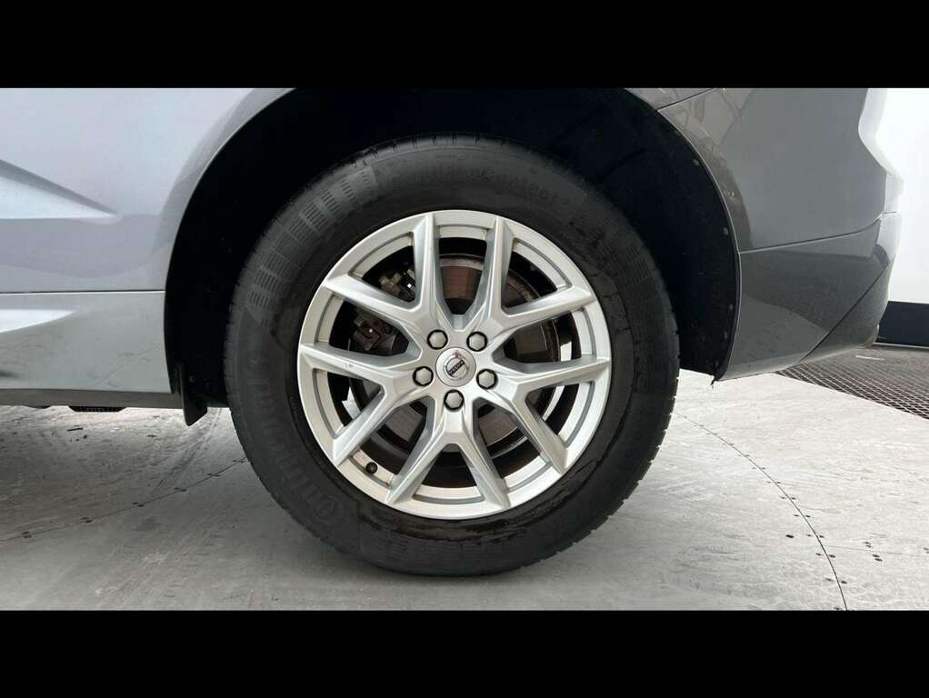 Volvo XC60 2.0 B5p 250 Momentum Geartronic Grey #4