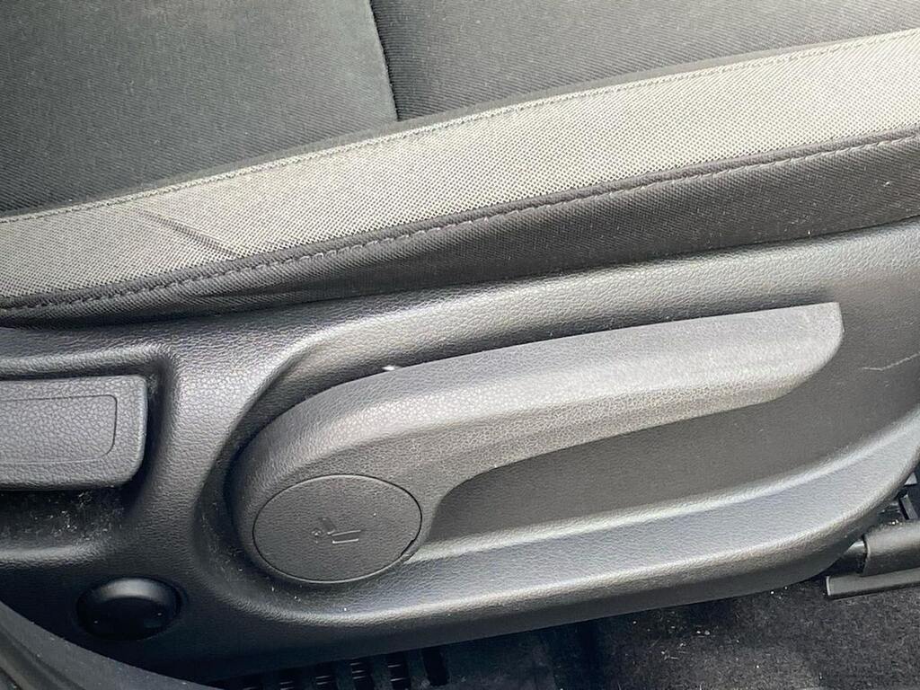 Hyundai Kona Kona Premium White #30