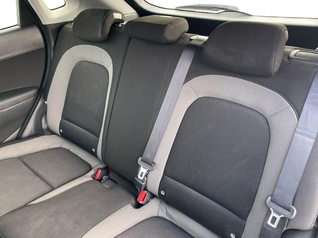 Hyundai Kona Kona Premium White #16