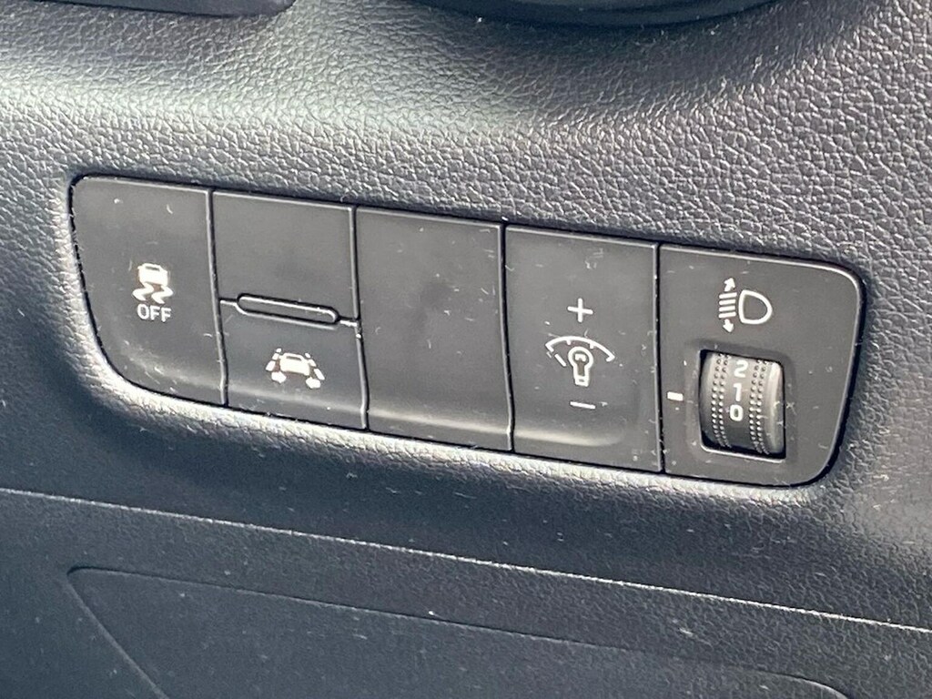 Hyundai Kona Kona Premium White #22