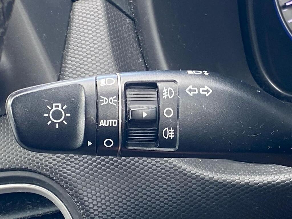 Hyundai Kona Kona Premium White #28