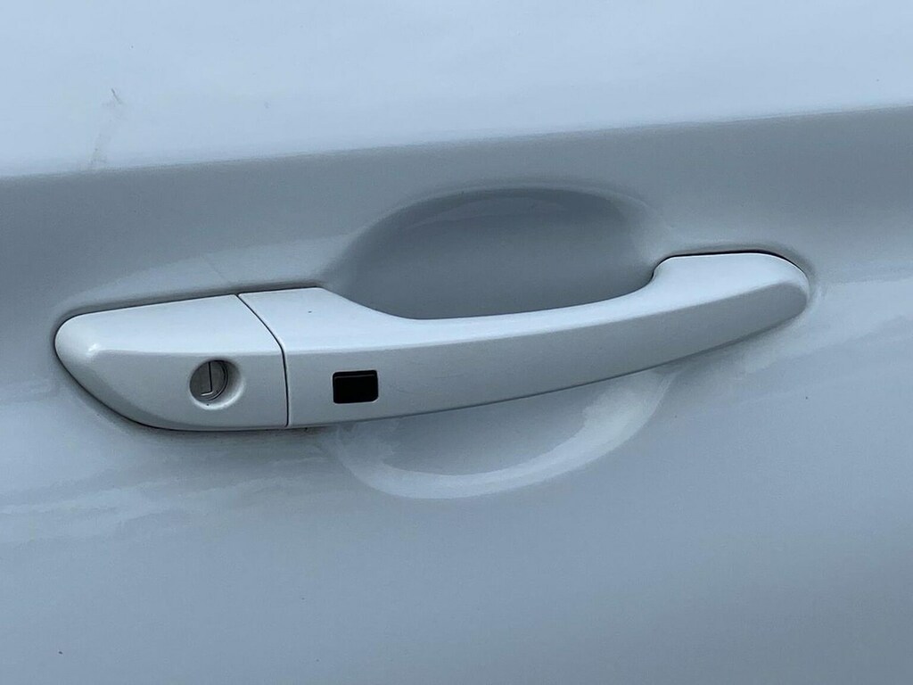 Hyundai Kona Kona Premium White #36