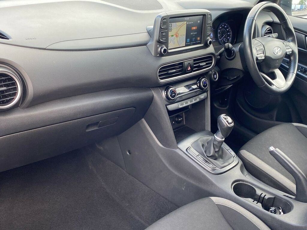 Hyundai Kona Kona Premium White #7