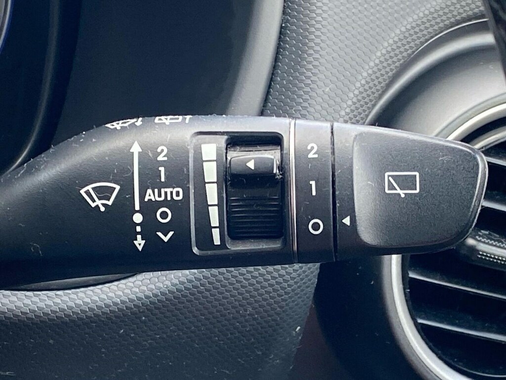 Hyundai Kona Kona Premium White #29