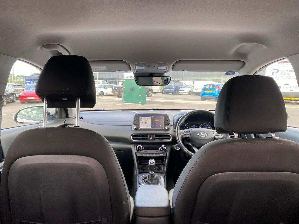 Hyundai Kona Kona Premium White #38
