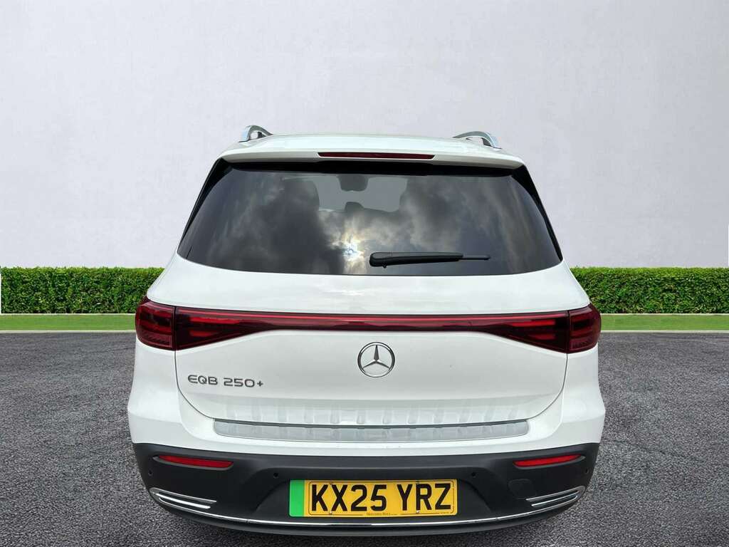 Mercedes-Benz EQB Eqb 250 140Kw Sport Executive 70.5Kwh White #4