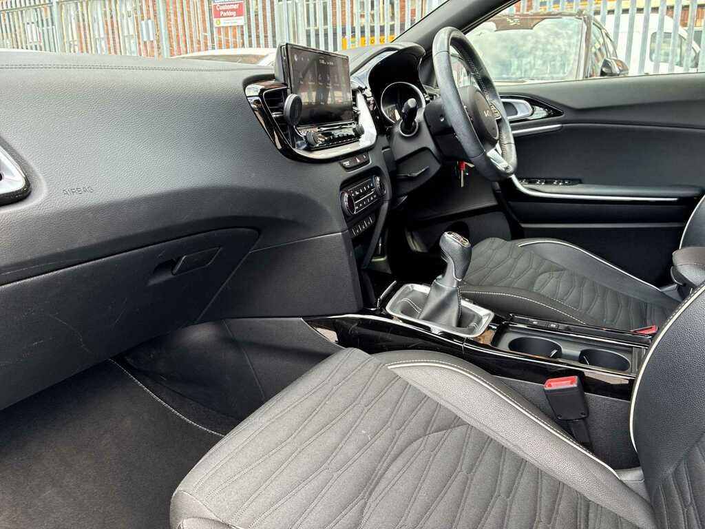 Kia Xceed 1.6 Gdi 8.9Kwh 3 Suv Plug In Hybrid Dct Red #7
