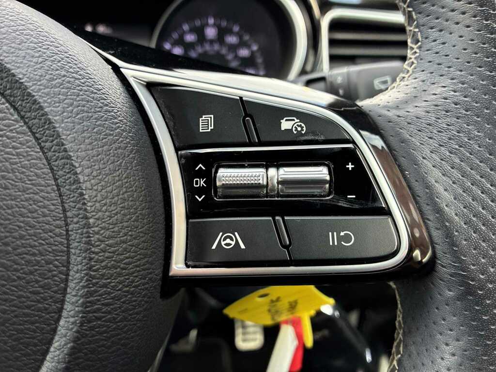 Kia Xceed 1.6 Gdi 8.9Kwh 3 Suv Plug In Hybrid Dct Red #23